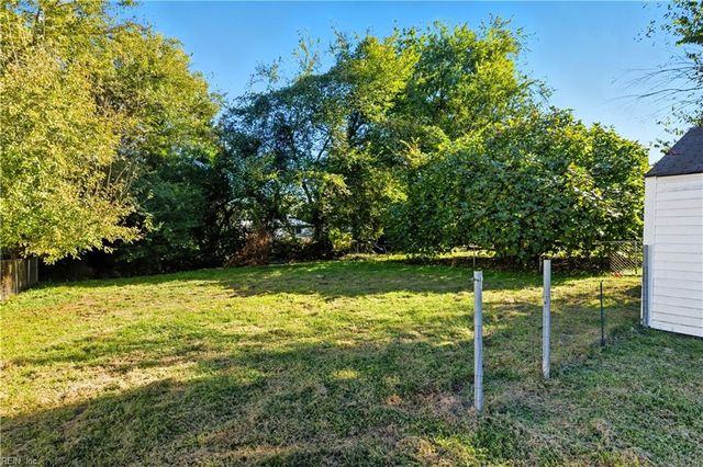 1120 N Mallory ST, Hampton, VA 23663