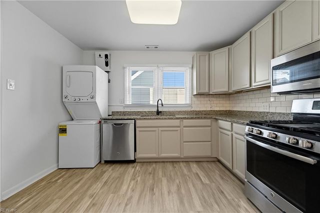 1120 N Mallory ST, Hampton, VA 23663