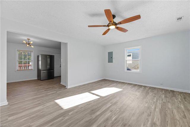 1120 N Mallory ST, Hampton, VA 23663