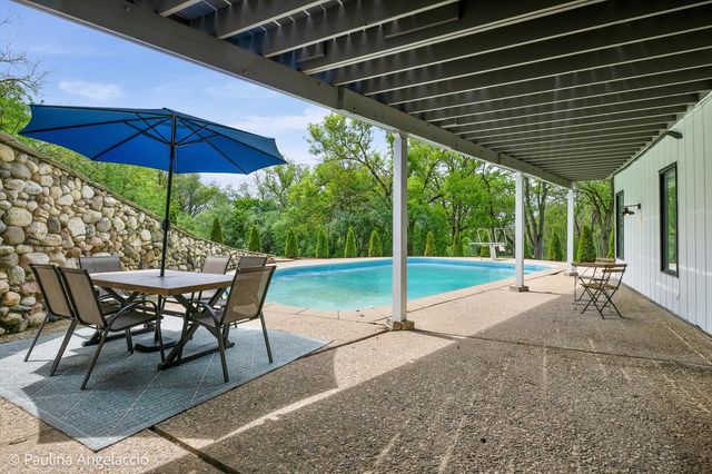 312 Ridge Road, Barrington Hills, IL 60010