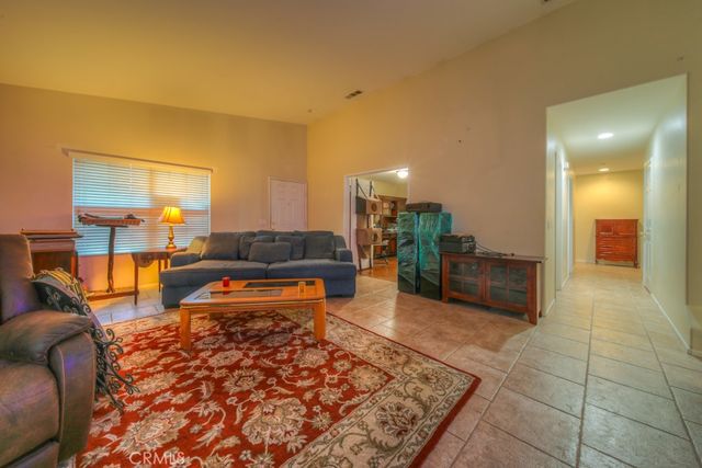 1036 Meadowlake Lane, Lake Elsinore, CA 92530