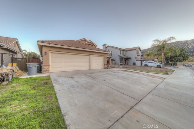 1036 Meadowlake Lane, Lake Elsinore, CA 92530