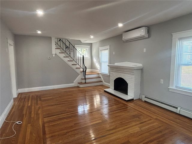 61 Warwick Avenue, Cranston, RI 02905