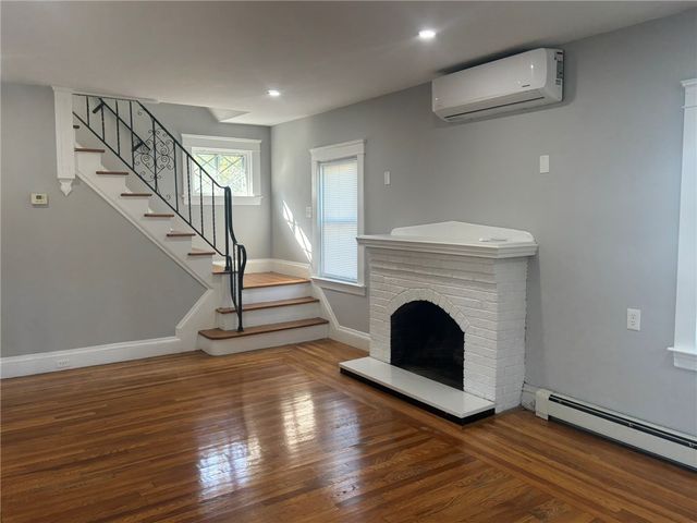 61 Warwick Avenue, Cranston, RI 02905