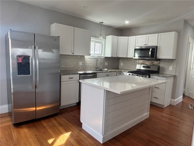 61 Warwick Avenue, Cranston, RI 02905