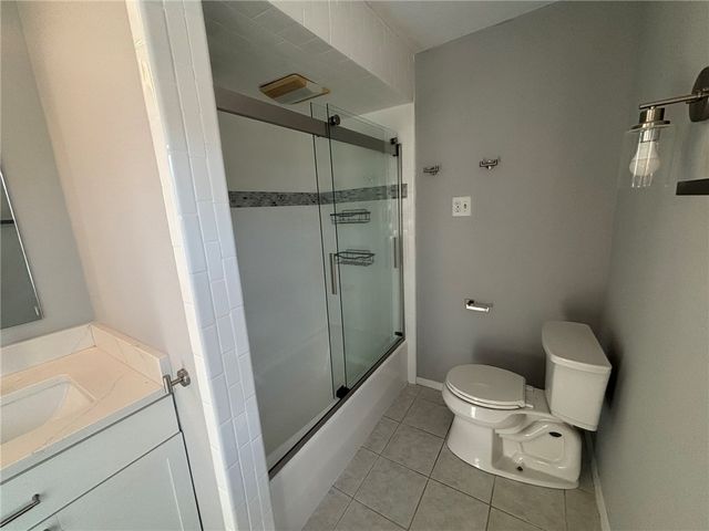 61 Warwick Avenue, Cranston, RI 02905