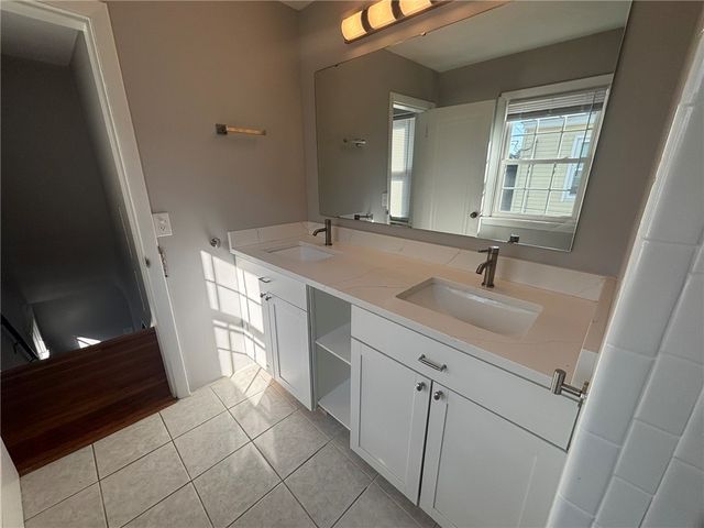 61 Warwick Avenue, Cranston, RI 02905