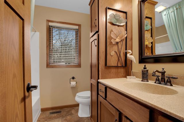 4276 114th Avenue NE, Spicer, MN 56288