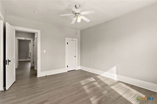 607 E 12th Street, Cameron, TX 76520