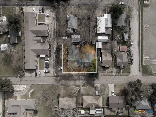 607 E 12th Street, Cameron, TX 76520