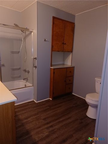 607 E 12th Street, Cameron, TX 76520