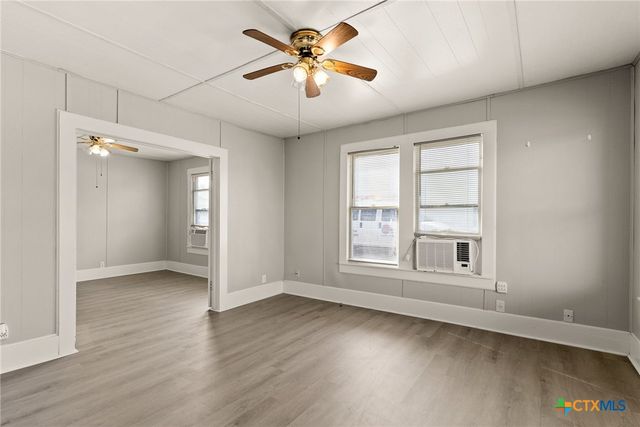 607 E 12th Street, Cameron, TX 76520