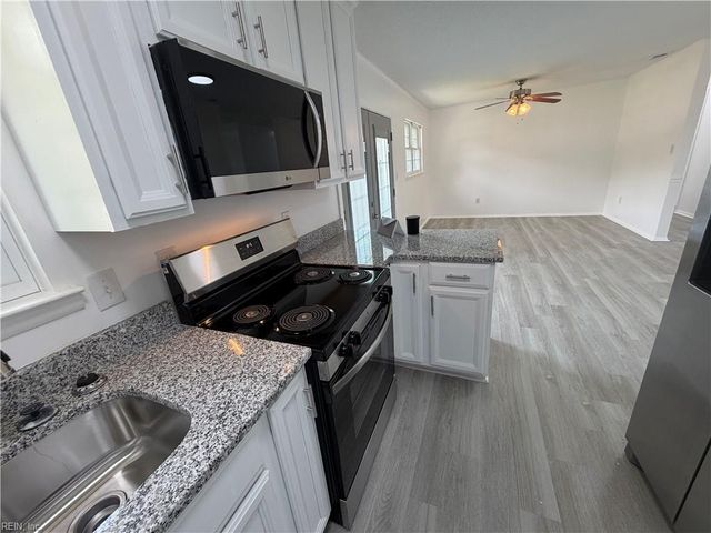 2 Butler Farm RD, Hampton, VA 23666
