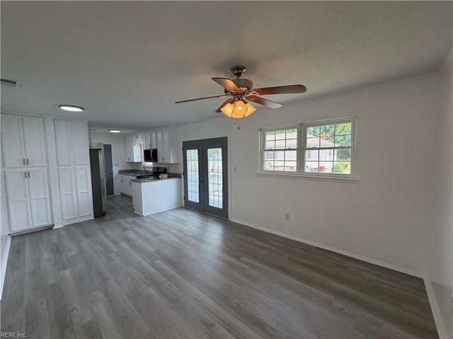 2 Butler Farm RD, Hampton, VA 23666