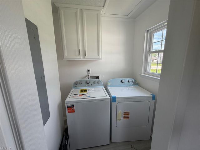 2 Butler Farm RD, Hampton, VA 23666
