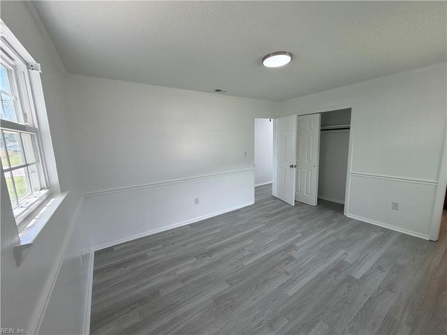 2 Butler Farm RD, Hampton, VA 23666