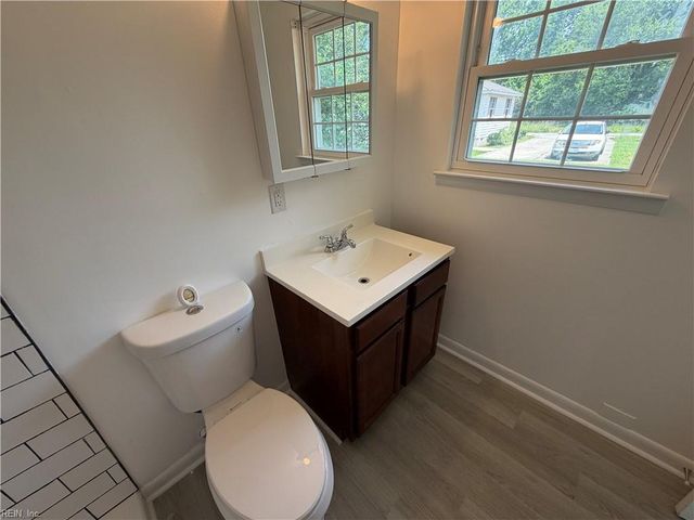 2 Butler Farm RD, Hampton, VA 23666