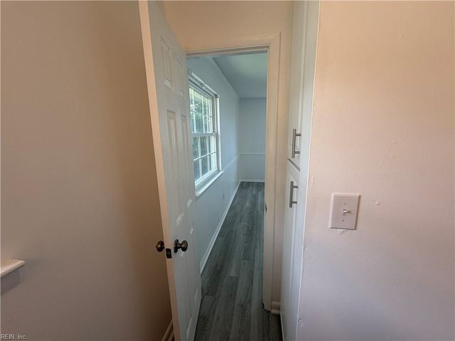 2 Butler Farm RD, Hampton, VA 23666