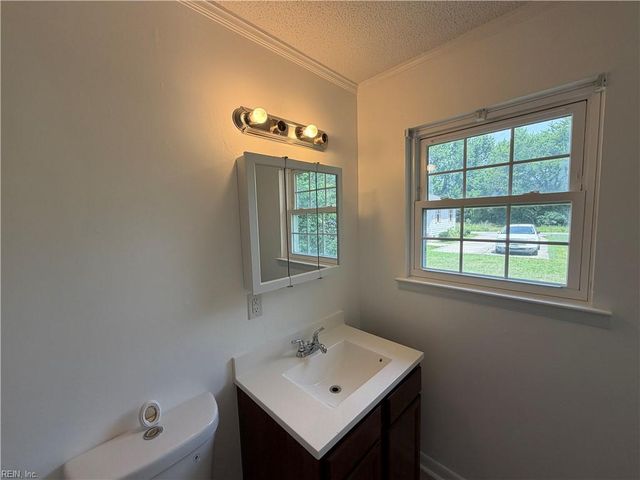 2 Butler Farm RD, Hampton, VA 23666