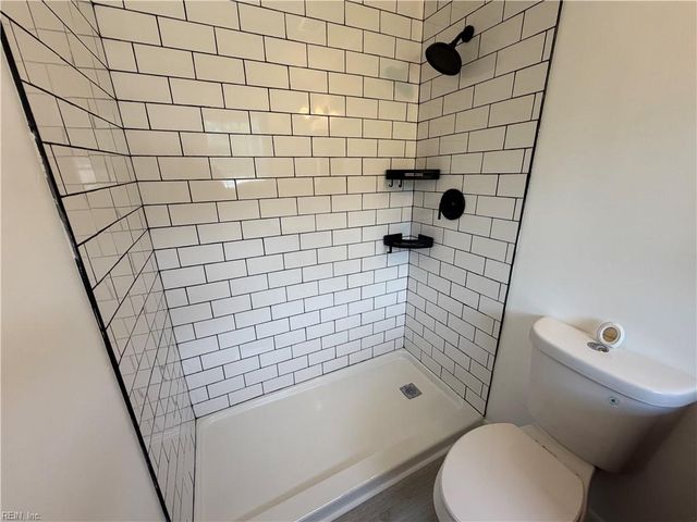 2 Butler Farm RD, Hampton, VA 23666