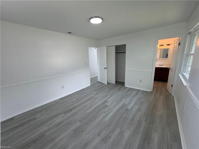 2 Butler Farm RD, Hampton, VA 23666