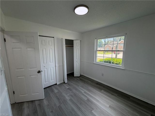 2 Butler Farm RD, Hampton, VA 23666