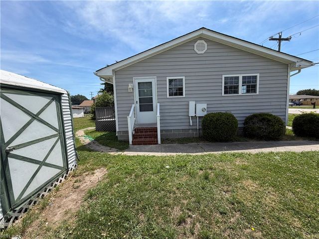2 Butler Farm RD, Hampton, VA 23666