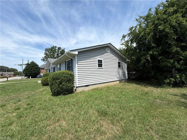 2 Butler Farm RD, Hampton, VA 23666