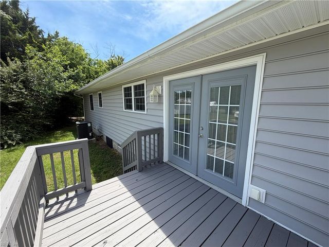 2 Butler Farm RD, Hampton, VA 23666