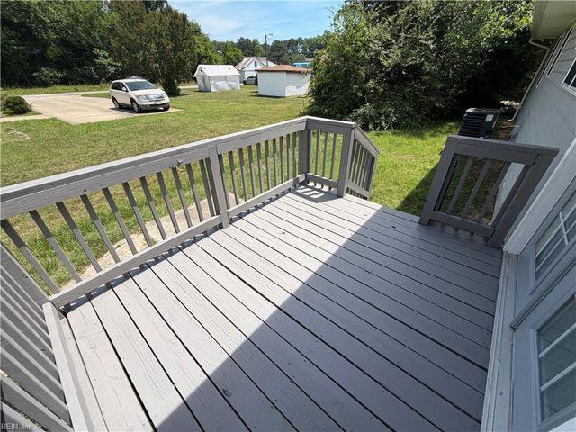 2 Butler Farm RD, Hampton, VA 23666