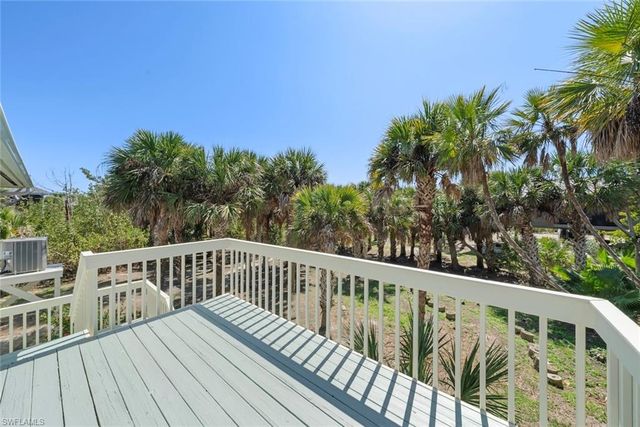 4339 Gulf Pines DR, Sanibel, FL 33957