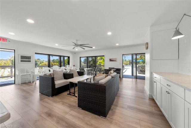 4339 Gulf Pines DR, Sanibel, FL 33957