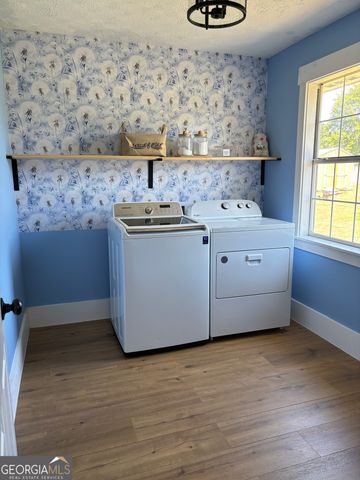 1962 Joanne Drive, Loganville, GA 30052