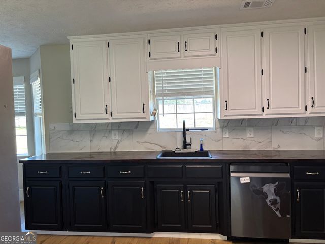 1962 Joanne Drive, Loganville, GA 30052
