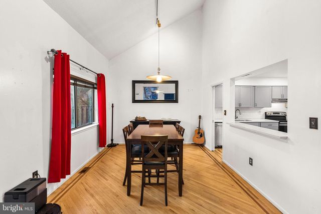 16 JACOB CT, Ewing, NJ 08628