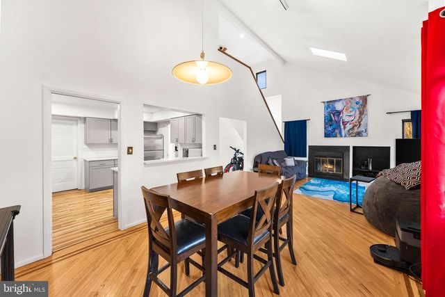 16 JACOB CT, Ewing, NJ 08628