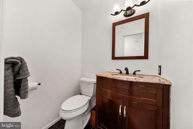 16 JACOB CT, Ewing, NJ 08628