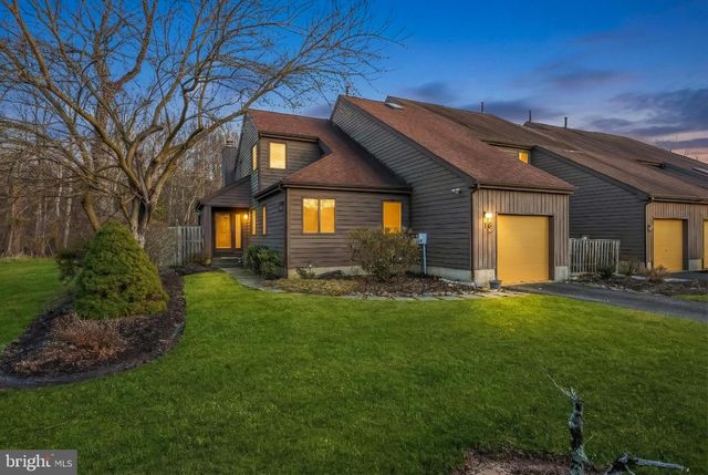 16 JACOB CT, Ewing, NJ 08628