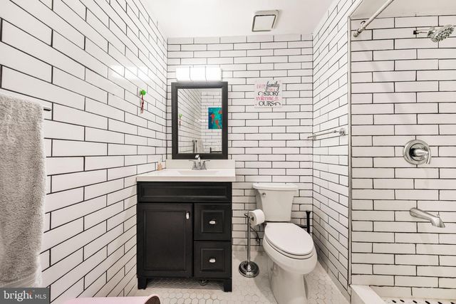 16 JACOB CT, Ewing, NJ 08628