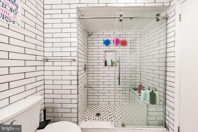 16 JACOB CT, Ewing, NJ 08628