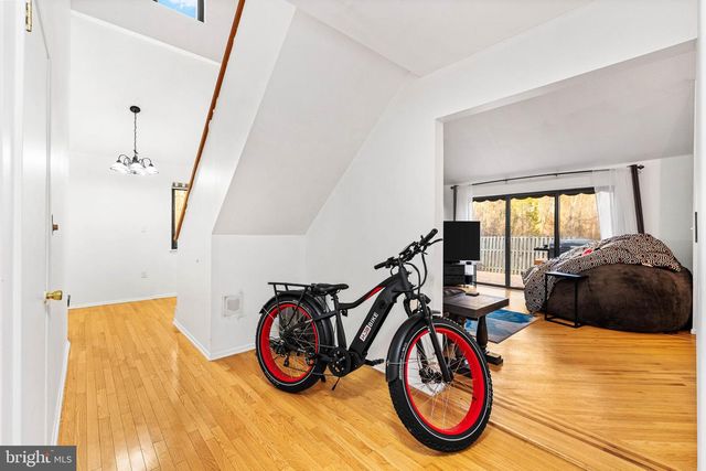 16 JACOB CT, Ewing, NJ 08628