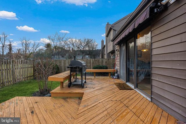 16 JACOB CT, Ewing, NJ 08628