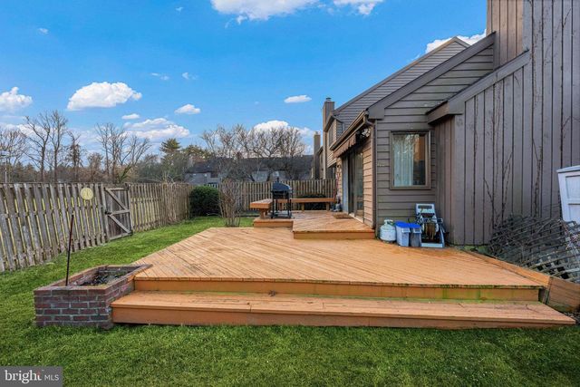 16 JACOB CT, Ewing, NJ 08628