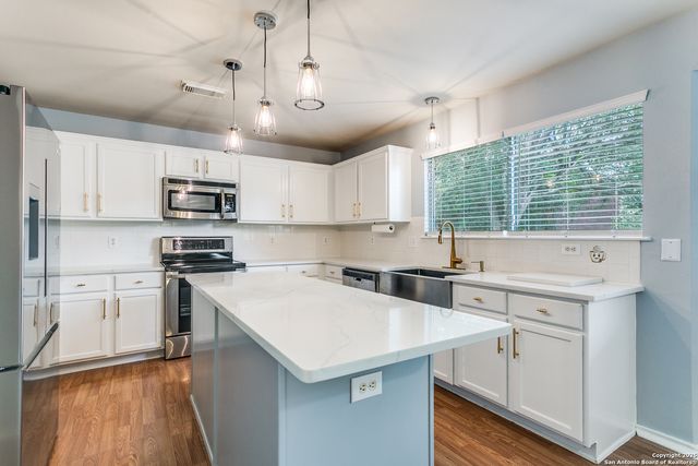 1109 Lauran Park, Schertz, TX 78154