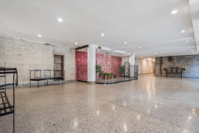 6011 Broadway Apt 3C, New York City, NY 11377