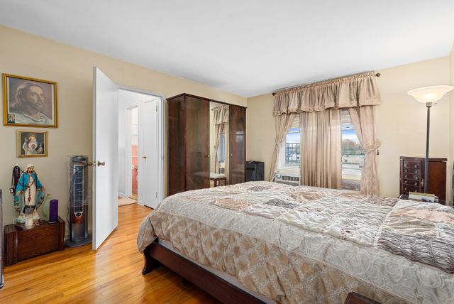 6011 Broadway Apt 3C, New York City, NY 11377