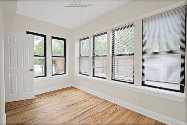 4557 S MICHIGAN Avenue 1, Chicago, IL 60615