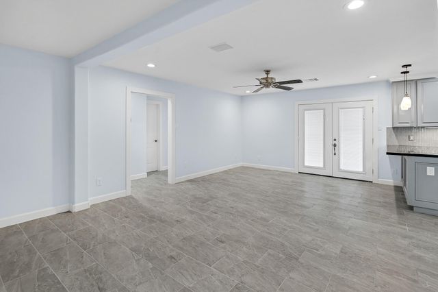 5623 Cerritos Drive, Houston, TX 77035