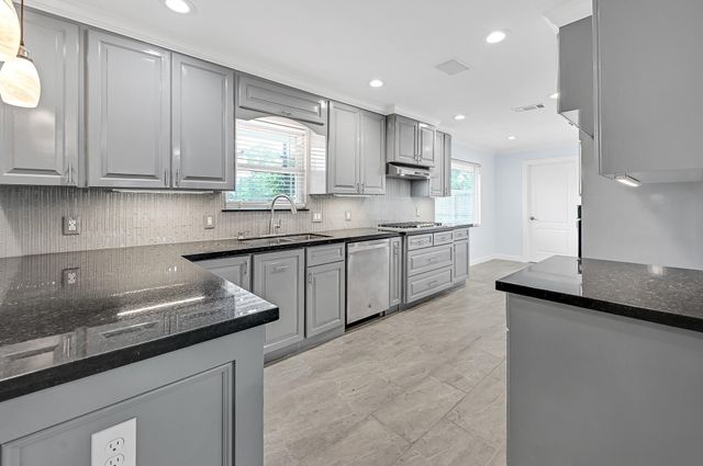 5623 Cerritos Drive, Houston, TX 77035