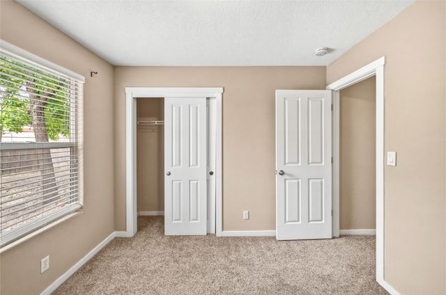 6690 Camino Rojo, Santa Fe, NM 87507